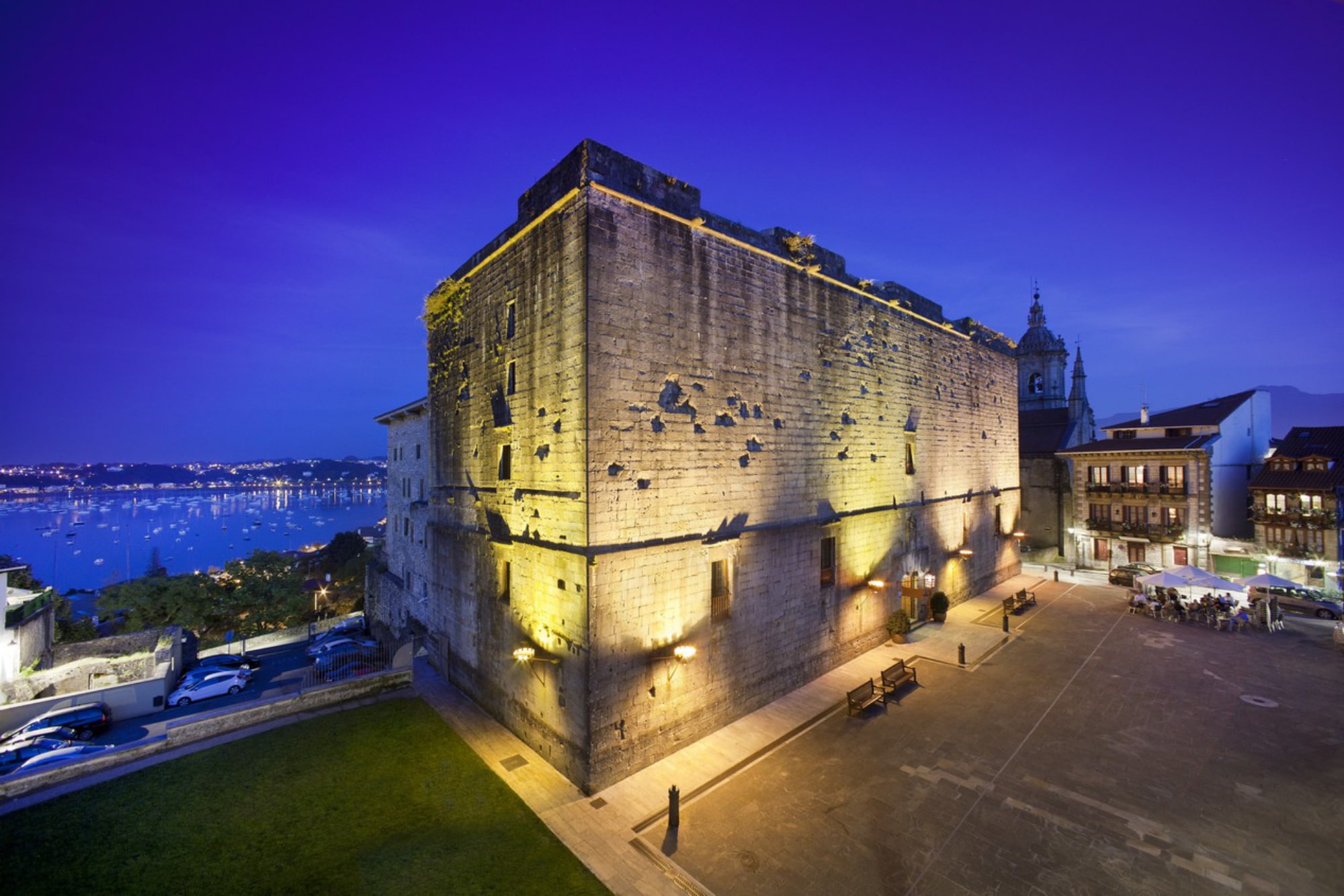 Parador de Hondarribia, alojamiento en el Bidasoa